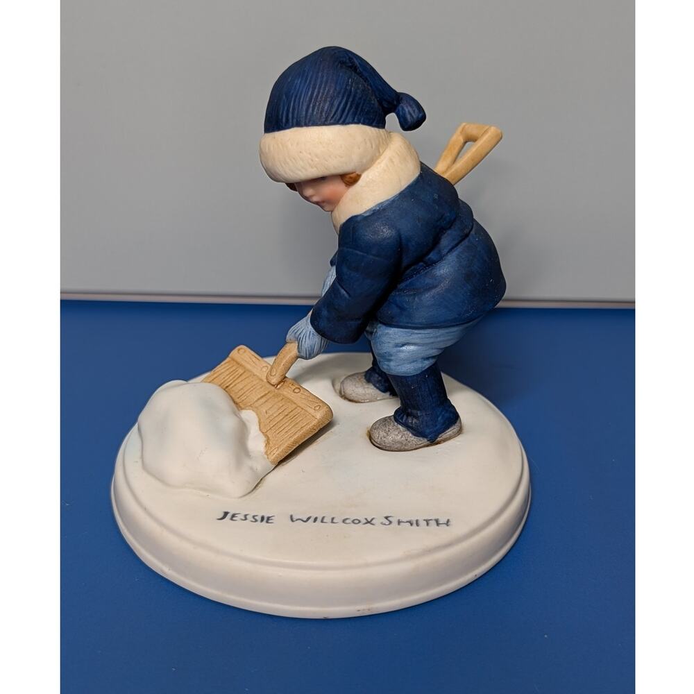 Vintage Avon Collectible Figurine, A Winter Snow, 1986 Holiday Series, Pre-Owned